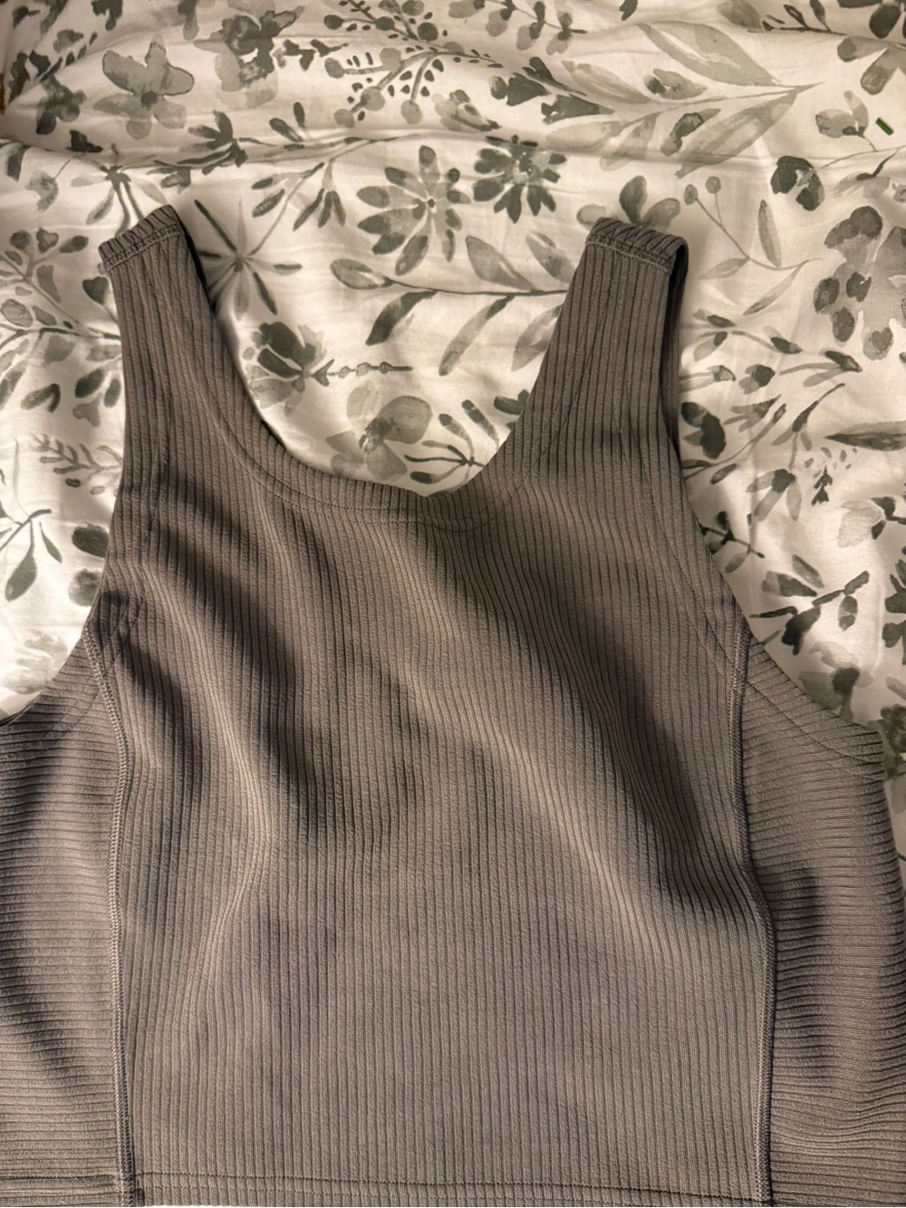 Lululemon softstreme crop tank ribbed size 8 in brown